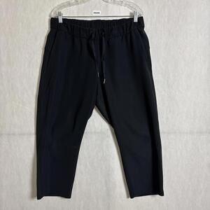 Lululemon Women’s Size 12 Black On The Fly Woven Cropped Drawstring Pants
